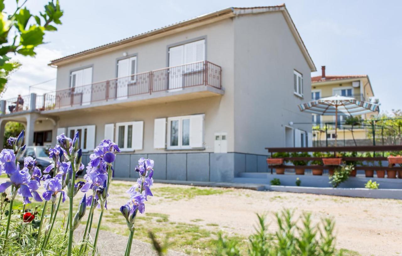 Appartment Rezika Šilo Екстериор снимка
