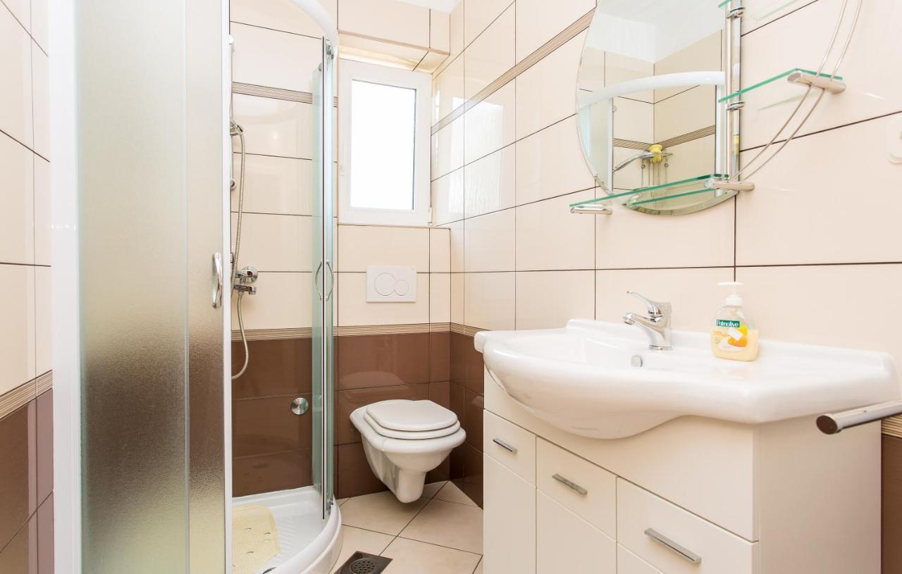 Appartment Rezika Šilo Екстериор снимка