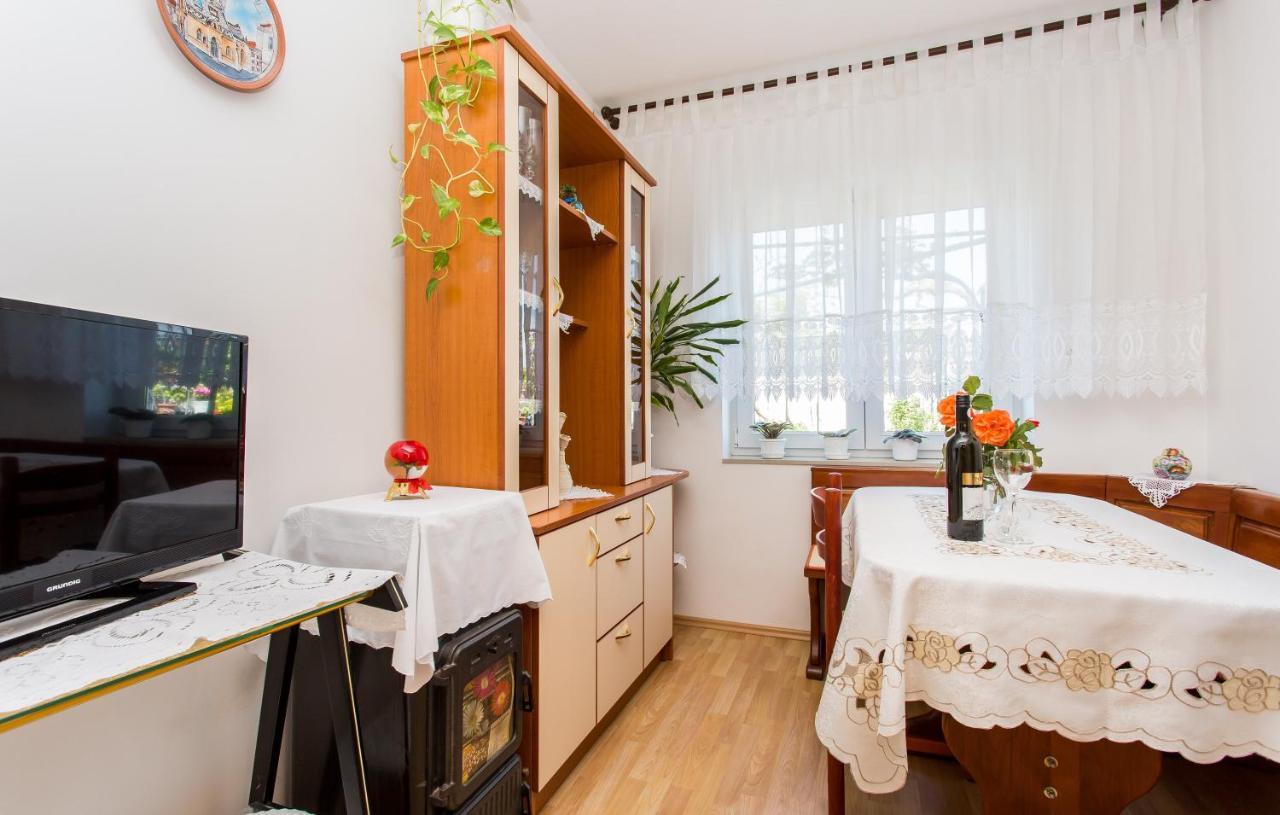 Appartment Rezika Šilo Екстериор снимка